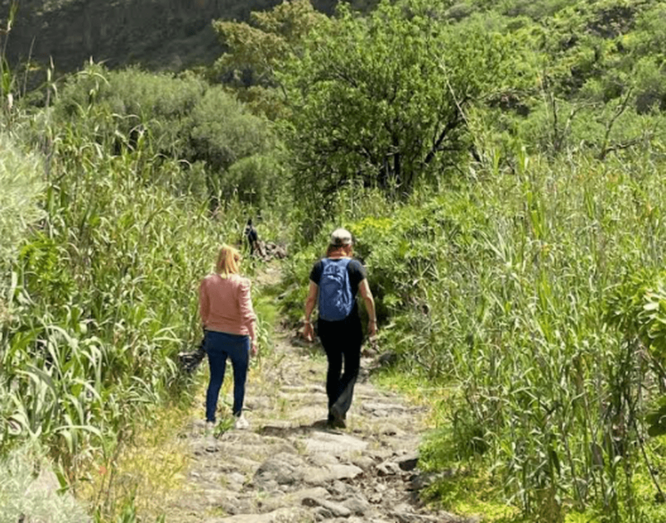 La actuación es la parte final de la creación de un sendero de 70 kilómetros entre el Puerto de las Nieves y Bocacangrejo